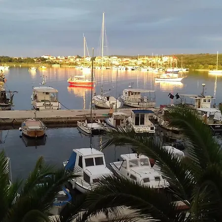 Апартаменты Martina Банджоле